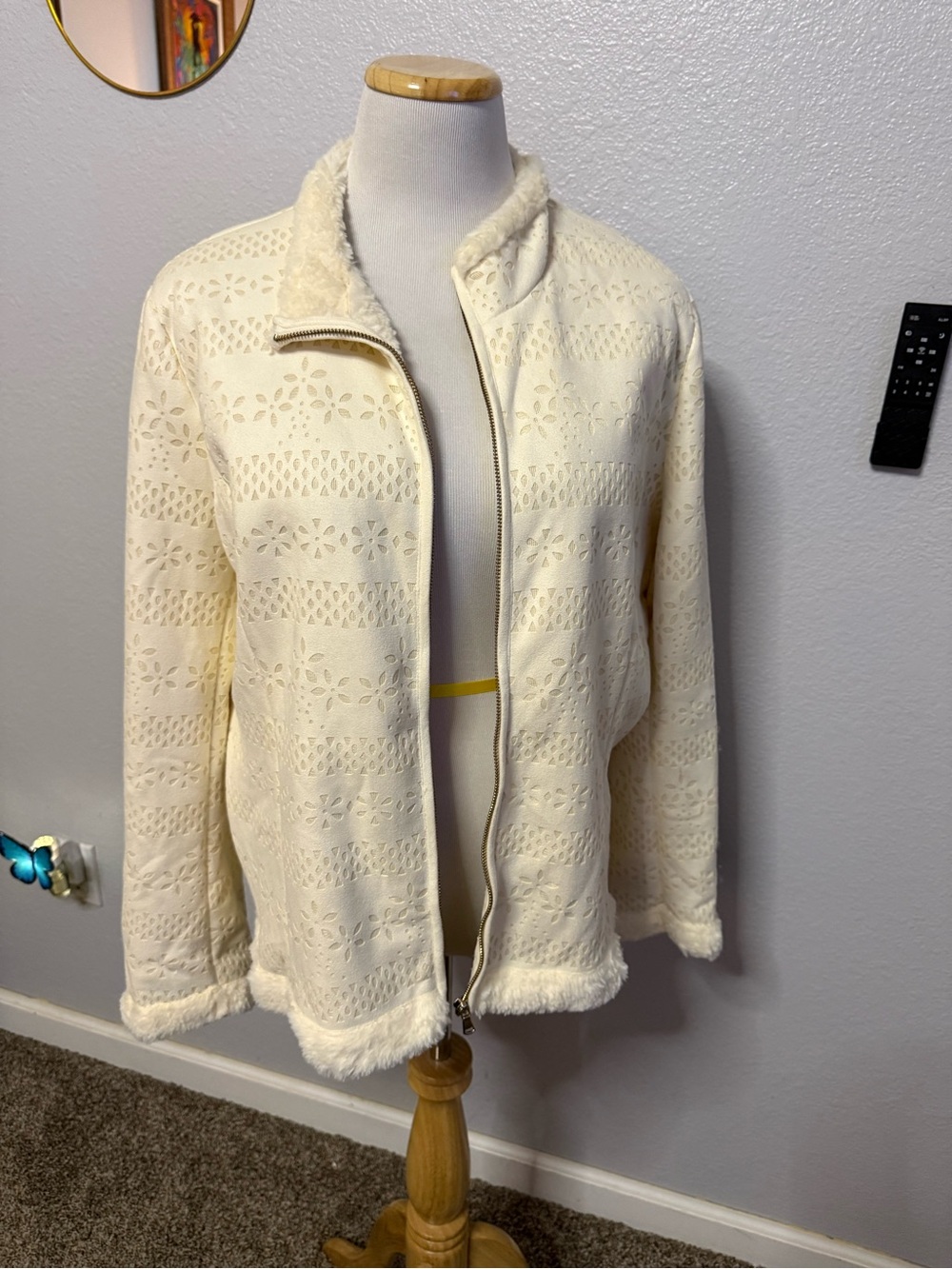 602-Colleen Lopez Cream Eyelet Knit Faux-Fur Trim Zip Jacket